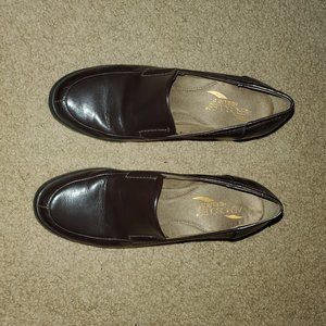 Aerosoles size 7 brown penny loafers 2.5" heel